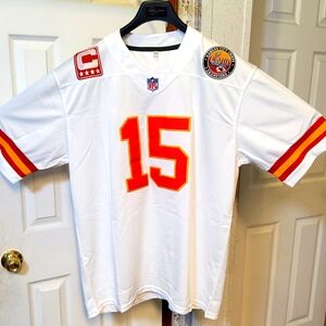 Mahomes NFL Away Jersey # 15 Size XL White/Red With Captain / Super Bowl Patch
